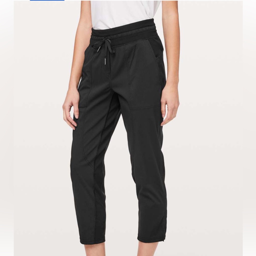 Lululemon Dance Studio Crop *25" Pants